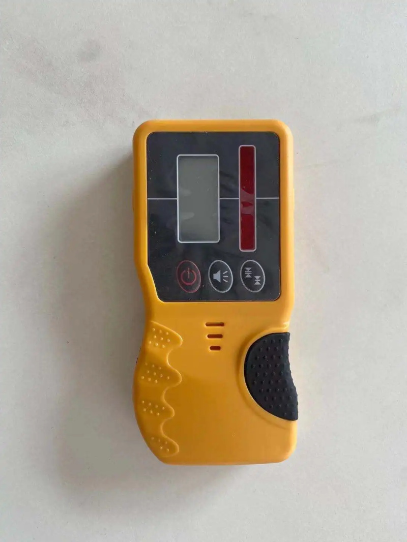 Outdoor laser level detector
