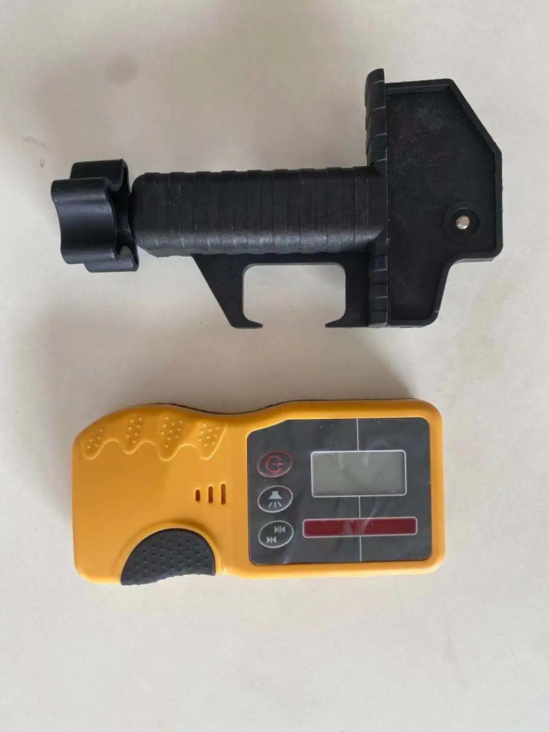 Outdoor laser level detector