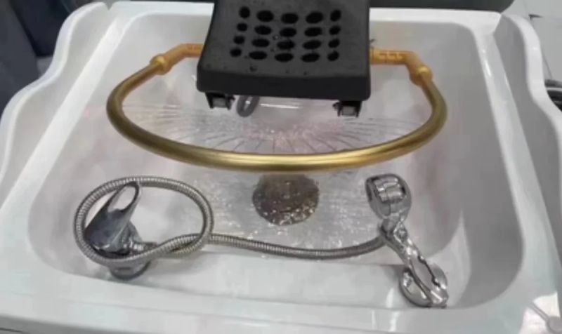 Water circulation shampoo chair