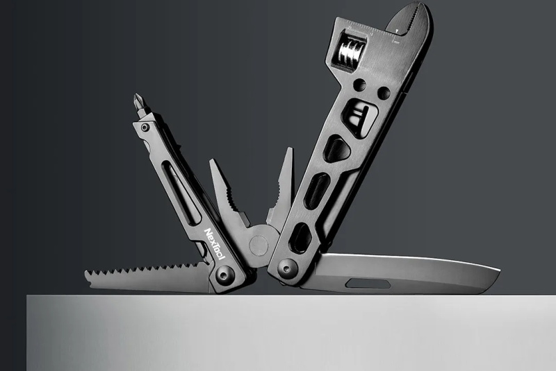 9-in-1 multifunctional wrench knife